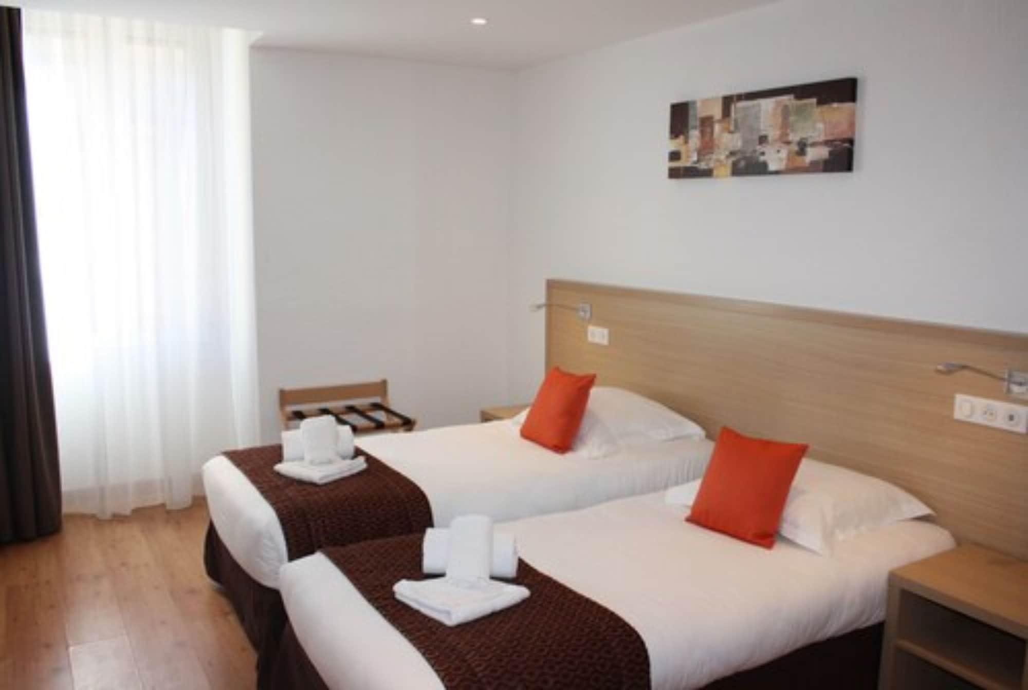 Holzer Ii Hotel